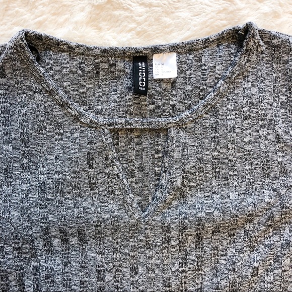 🌹H&M  Gray Keyhole Skater Dress - Picture 3 of 3